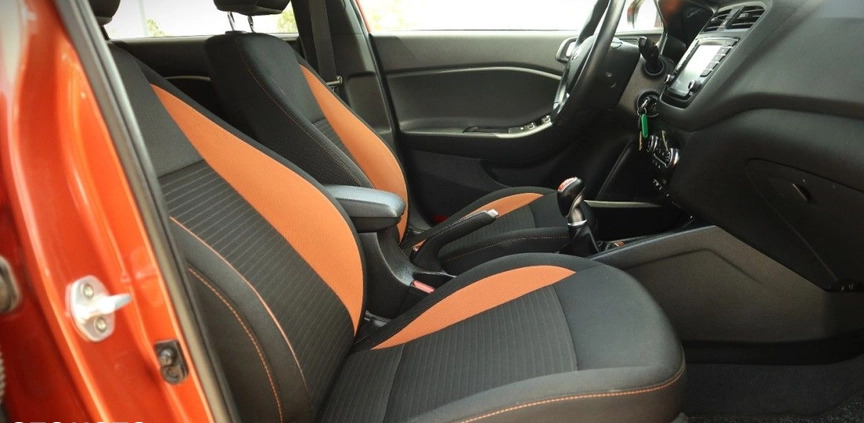 Hyundai i20 cena 39900 przebieg: 56000, rok produkcji 2016 z Słupca małe 352